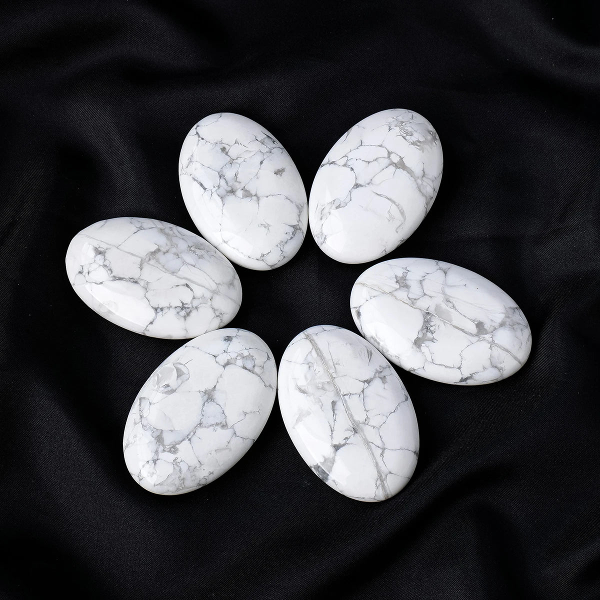 1PC Natural Crystal Howlite Worry Palm Stone Healing Beauty Massage Gemstone Meditation Stone Office Toy