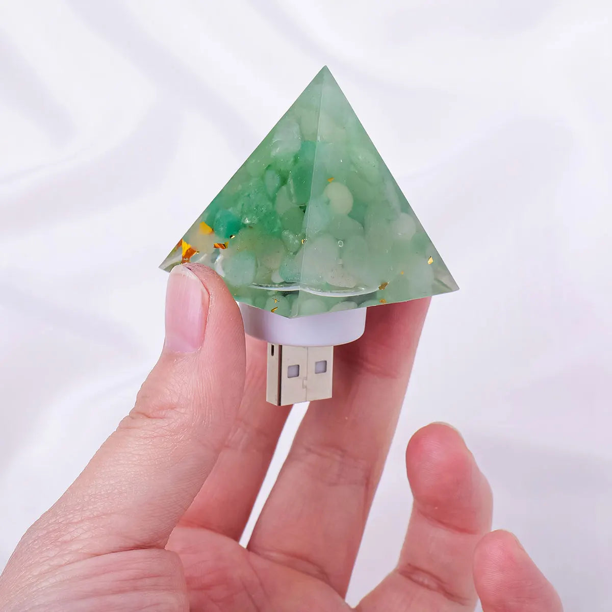 1PC Natural Crystal Stone Pyramid Statue Reiki Stone Pyramid Figurine Amulet Fengshui Sculpture for Home Office Decoration