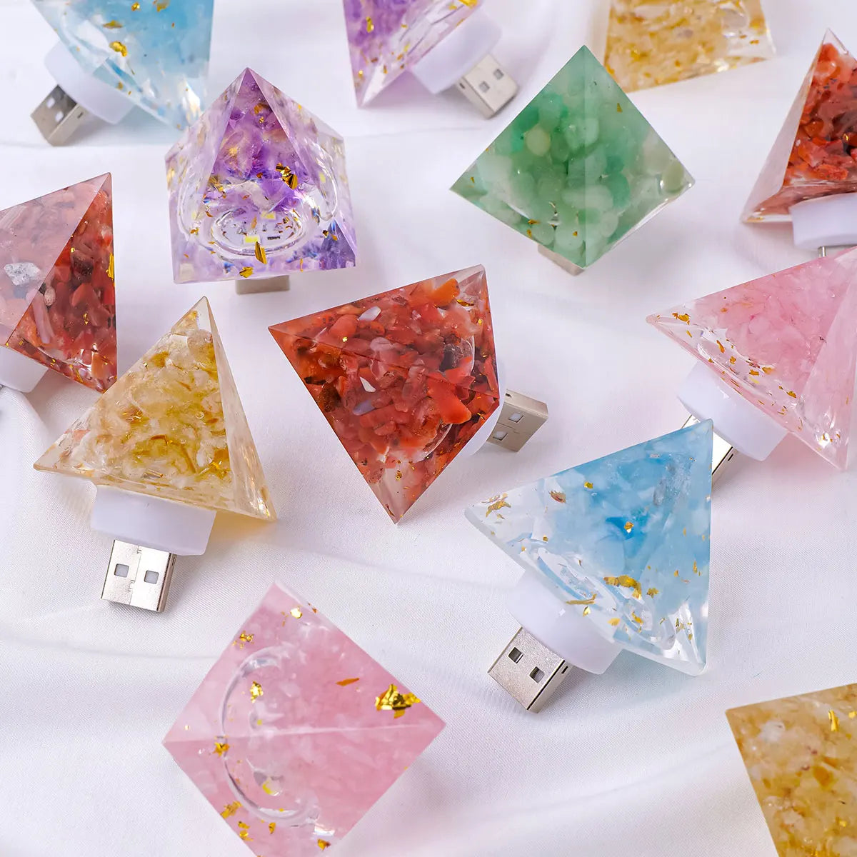 1PC Natural Crystal Stone Pyramid Statue Reiki Stone Pyramid Figurine Amulet Fengshui Sculpture for Home Office Decoration