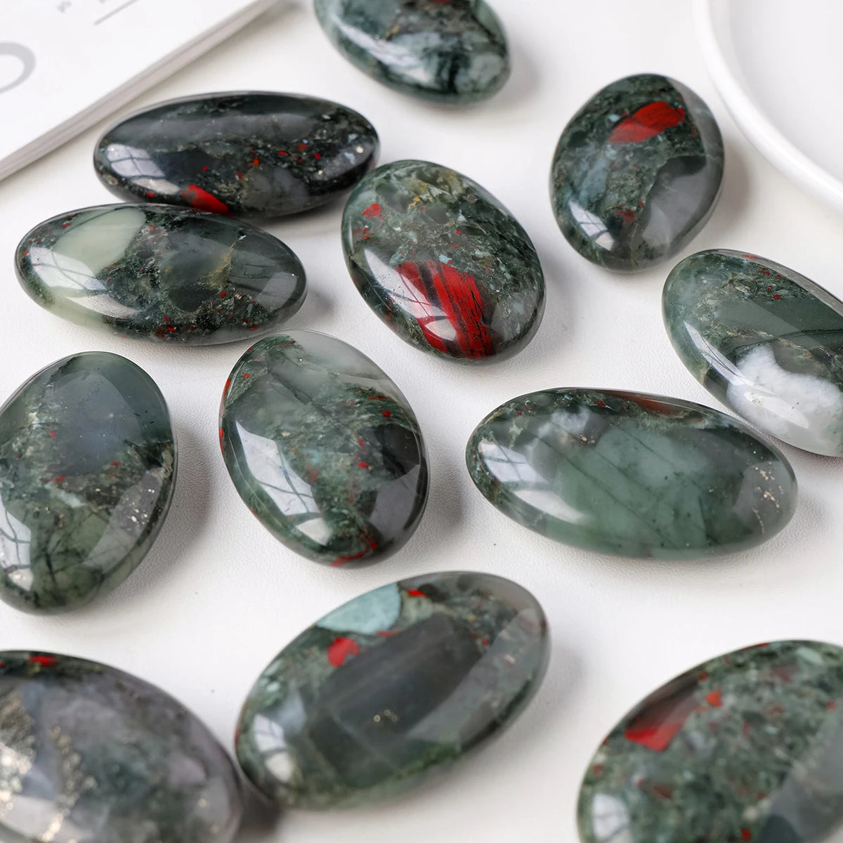 1PC Natural Crystals Gems Africa Blood Palm Stone Healing Worry Stone Witchcraft Supplies Meditation Spiritual Decor