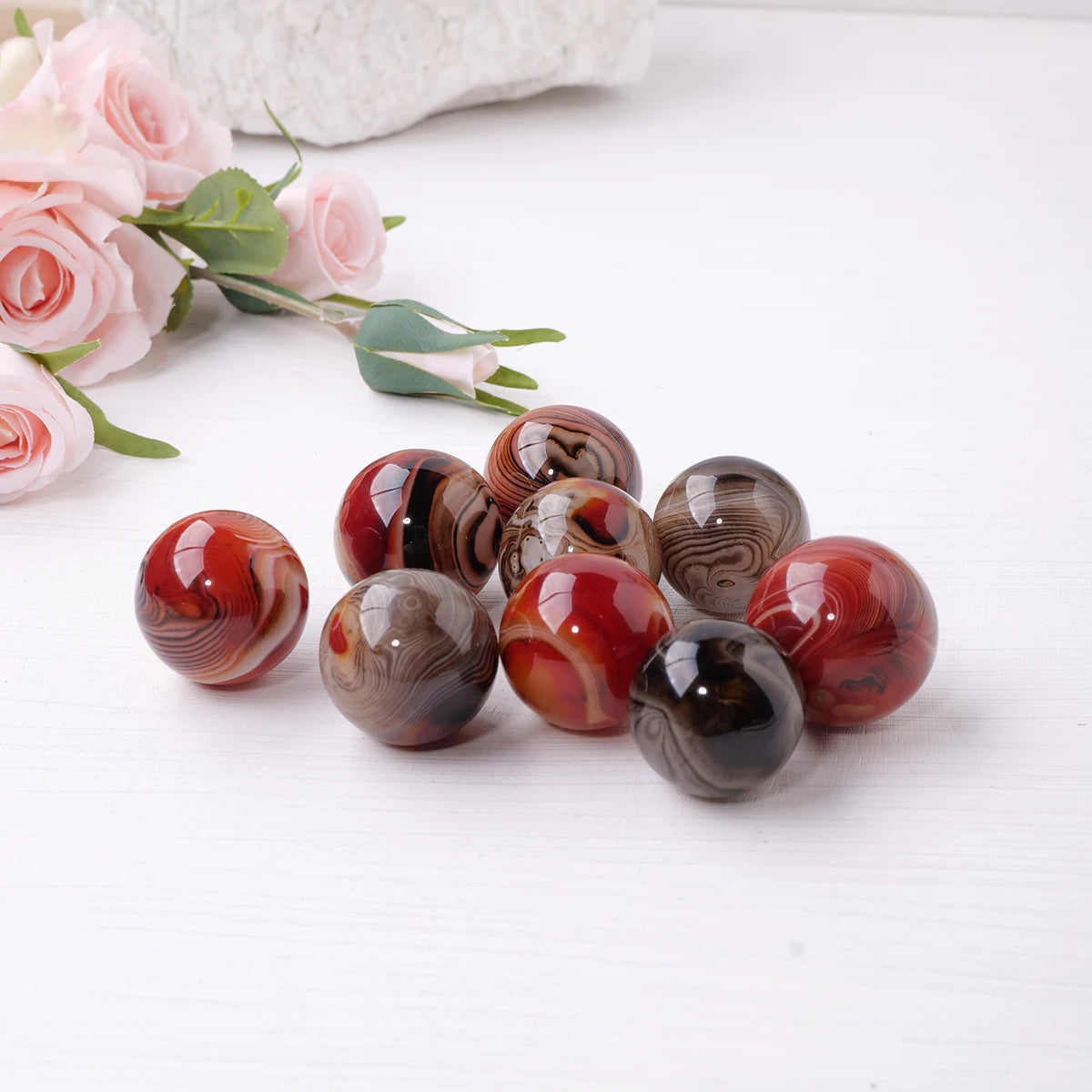 1PC Natural Sardonyx Crystal Ball Hand Ornament Red Agate Ball Reiki Energy Quartz Mineral Collection Home Decoration Gifts