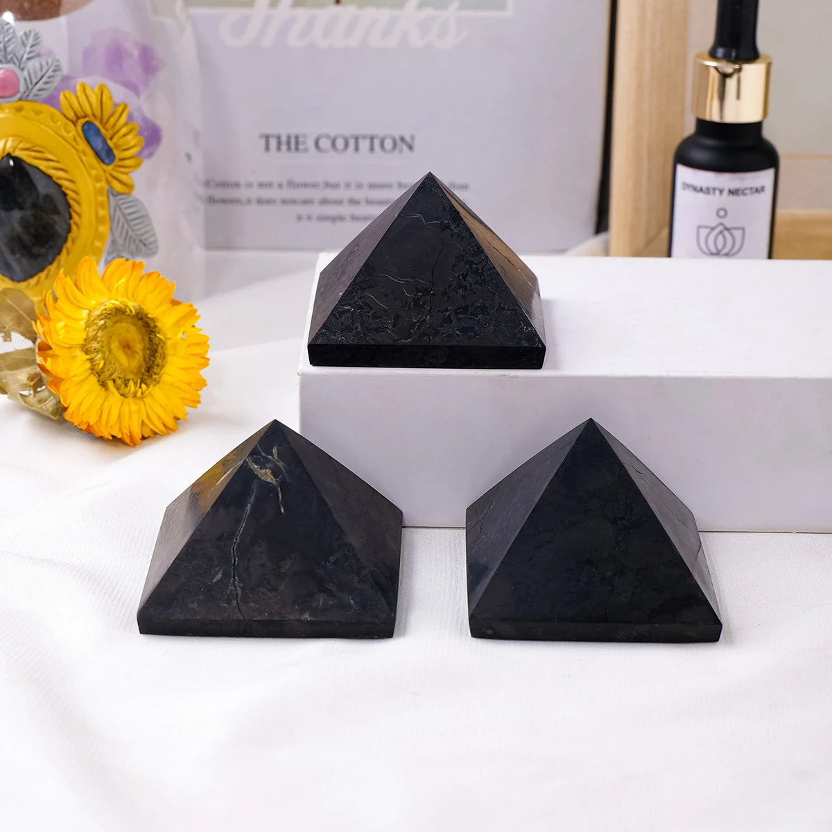 1PC Natural Stones Shungite Crystal Pyramid Quartz Healing Stone Chakra Reiki Crystal Home Decor Crafts