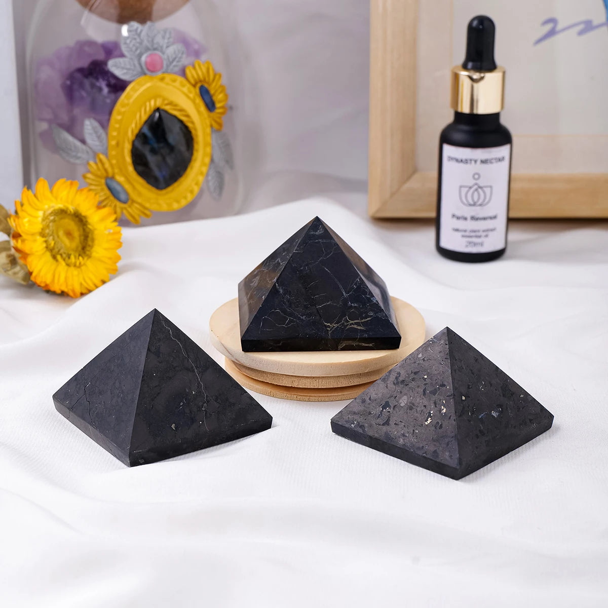 1PC Natural Stones Shungite Crystal Pyramid Quartz Healing Stone Chakra Reiki Crystal Home Decor Crafts