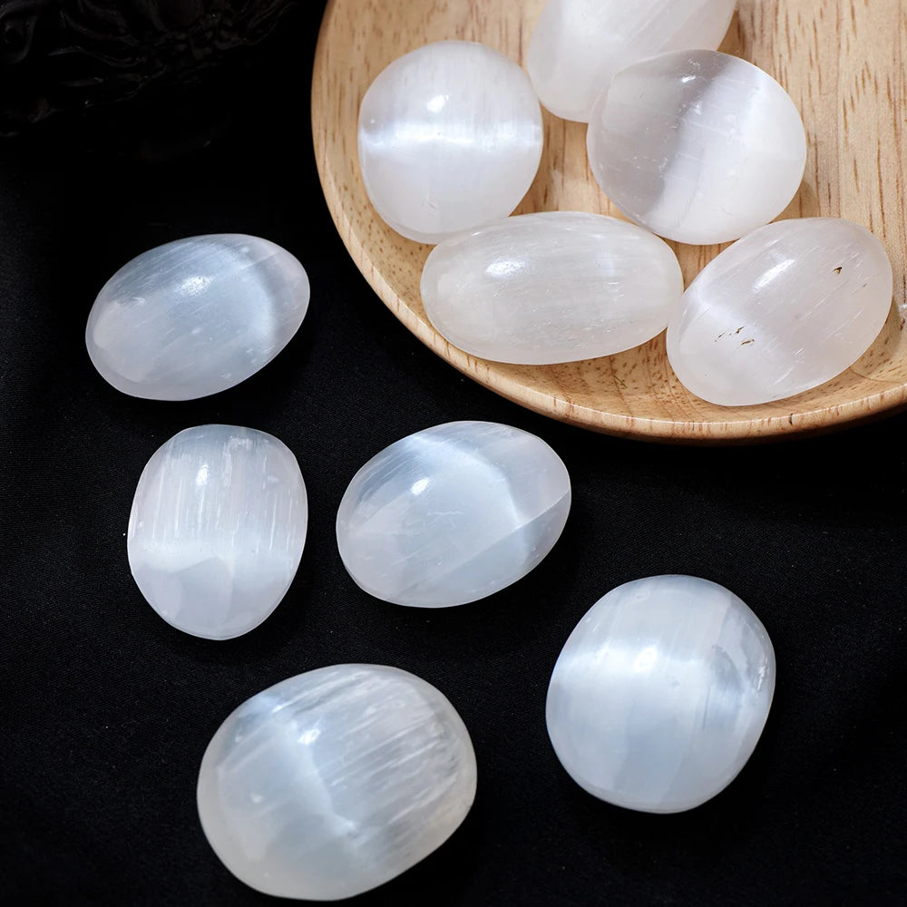 1PC Natural White Selenite Palm Stone Gypsum Reiki Mineral Chakra Home Room Decoration Energy