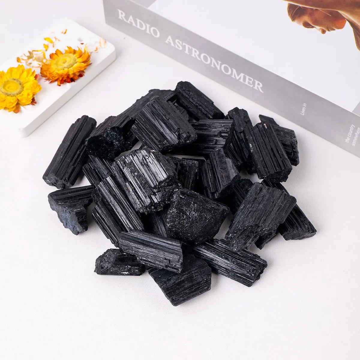 1pc Natural Black Tourmaline Jet Stones Raw Ore Irregular Crystals Divination Mineral Specimen Eliminate Magnetism