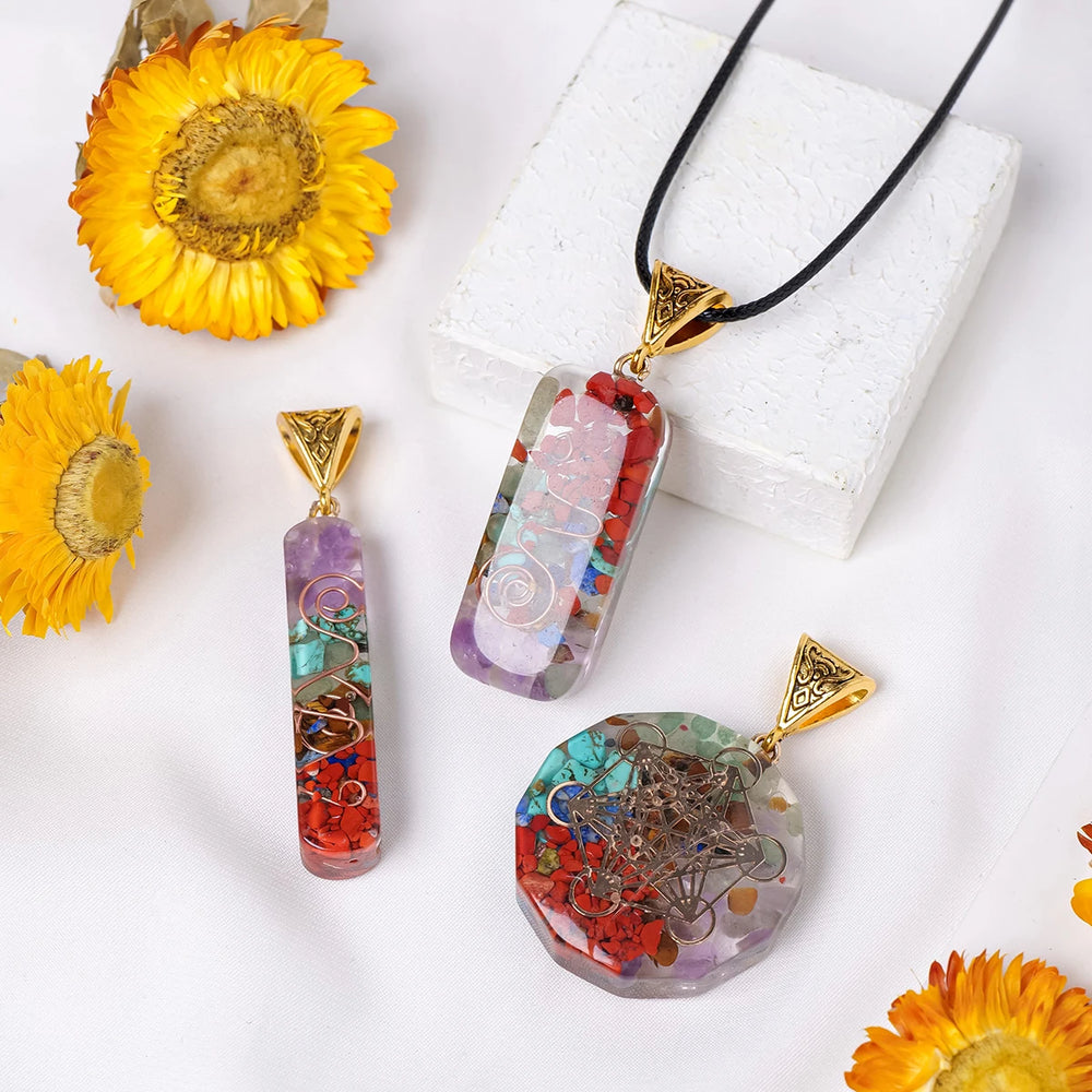 1pc Natural Healing Crystal Gravel Stone Ogen Pendant Necklace Adjustable Resin Necklace Shield Jewelry for Women Men