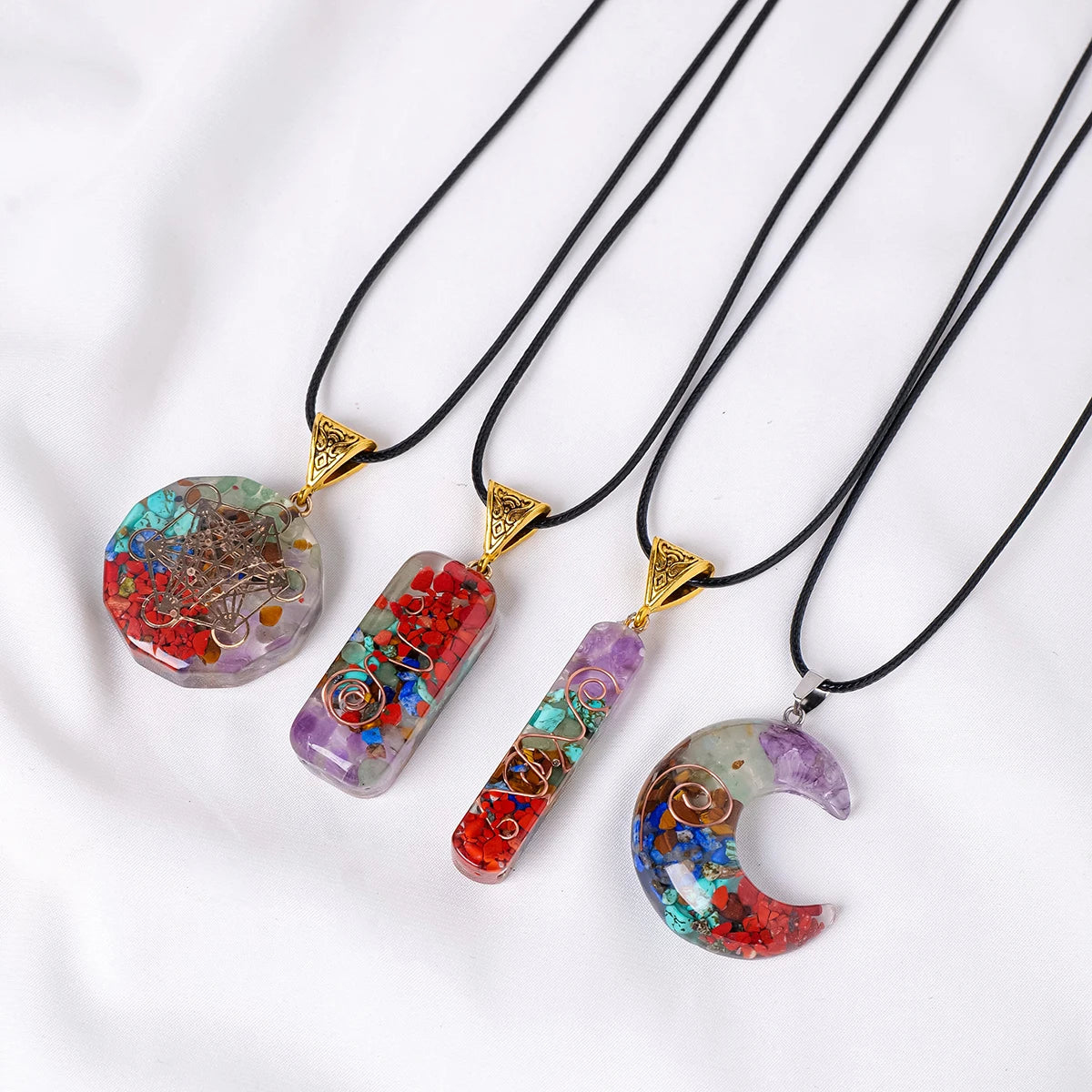 1pc Natural Healing Crystal Gravel Stone Ogen Pendant Necklace Adjustable Resin Necklace Shield Jewelry for Women Men