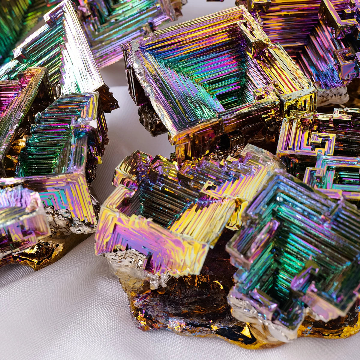 1pc Natural Quartz Mineral Specimen Crystal Stone Rainbow Metallic Reiki Bismuth ore Irregular Shaped Stones Wholesale