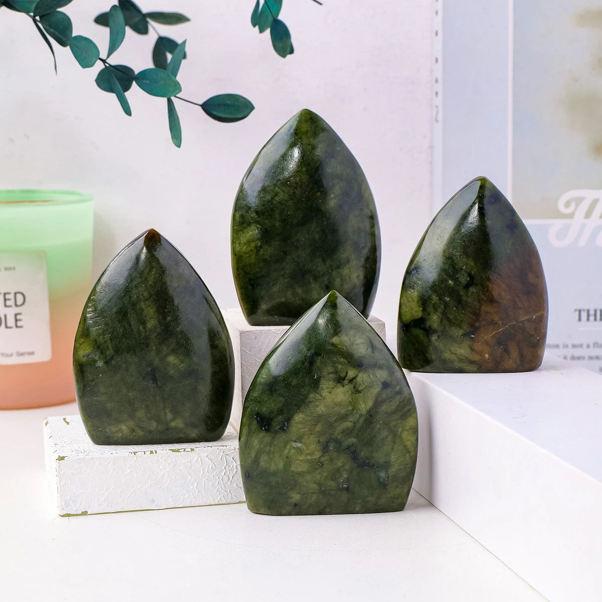 1pc Natural Stone Sculpture Green Jade Flame Shape Crafts Witchcraft Crystal Carving Energy Gem Summer home garden decor