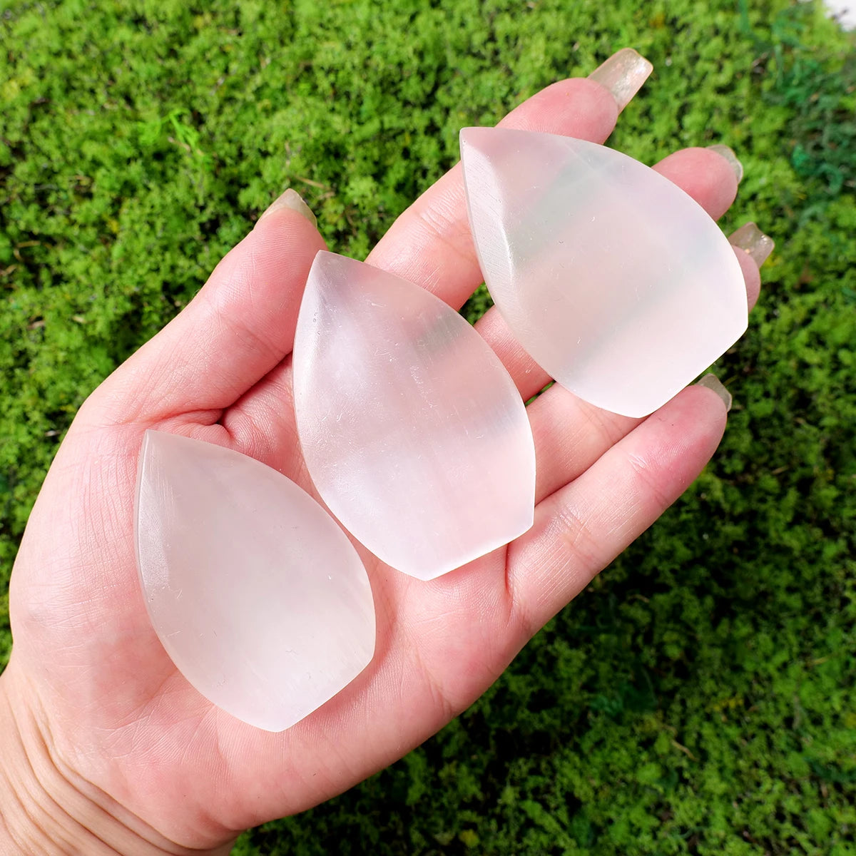 1pc Natural Stone Sculpture White Selenite Flame Shape Crafts Crystal Carving Energy Gem Home Ornament