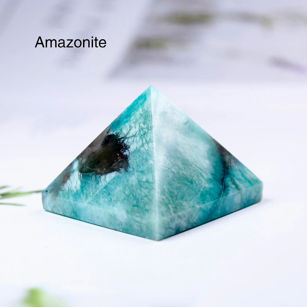 28-32mm Natural Crystal Pyramid Healing Crystal Crafts Rose Quartz Chakra Reiki Crystal Rainbow Fluorite Home Decor Point