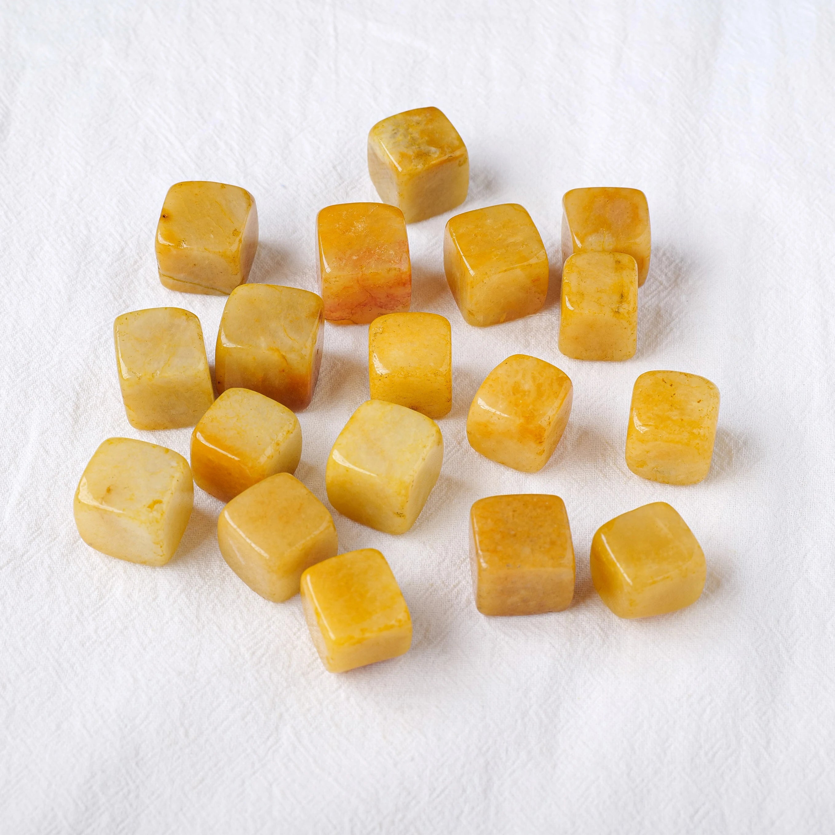 50g/bag Natural Crystal Rolling Stone Yellow Jade Block Gravel Specimen Square Polished Reiki for Aquarium Fish Tank Home Decor