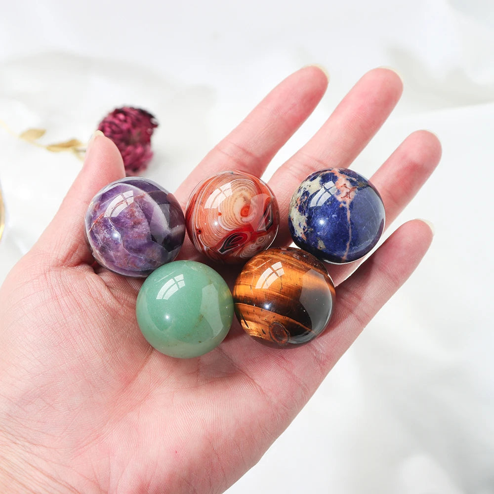 Natural crystal ball Gemstone Ball Mineral Natural Healing Crystals Reiki Wicca Chakra Stones Sphere Rocks  Massage Globe