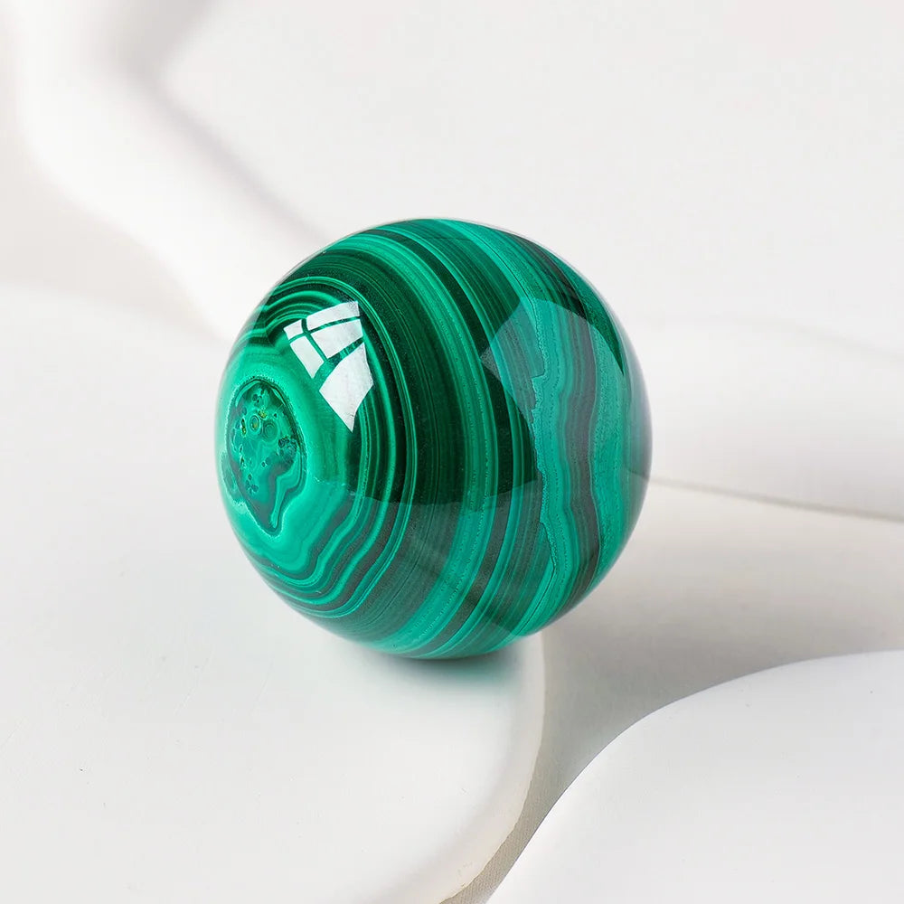 Natural Malachite Crystal Ball Gemstone Sphere for Witchcraft and Decorative Balls Sculpture Figurine Home Decor