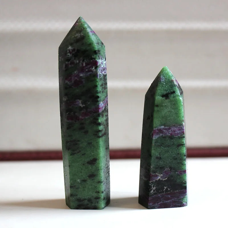 Buyde Beautiful natural crystal column epidote crystal Raw stone grinding six prism Crystal craftwork 5-7cm ZH40