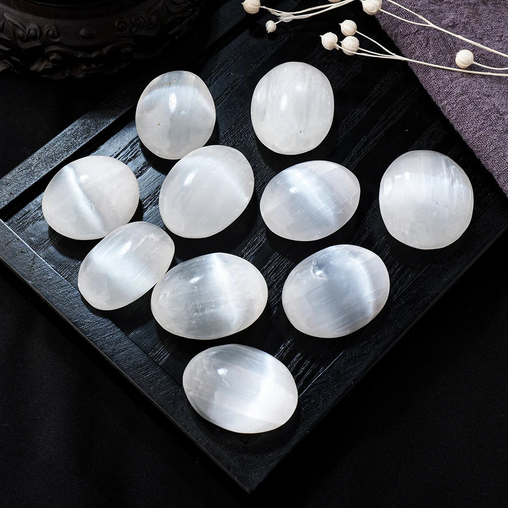 1PC Natural White Selenite Palm Stone Gypsum Reiki Mineral Chakra Home Room Decoration Energy