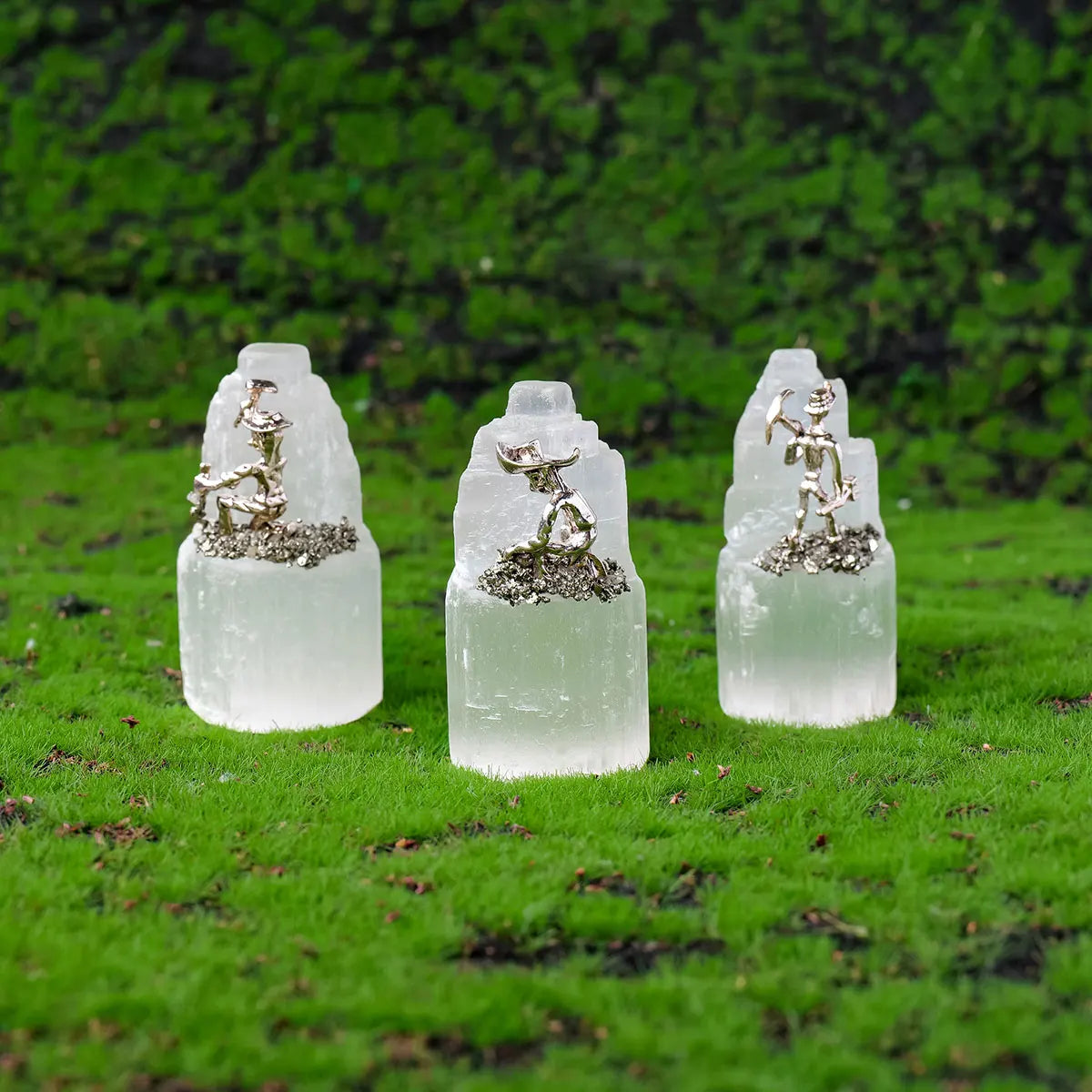 1pc Natural Selenite Miner Modeling Micro Landscape Decoration Crystal Raw Stone Mine Standard Home Decoration