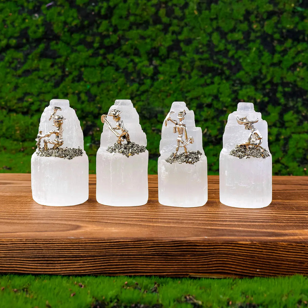 1pc Natural Selenite Miner Modeling Micro Landscape Decoration Crystal Raw Stone Mine Standard Home Decoration