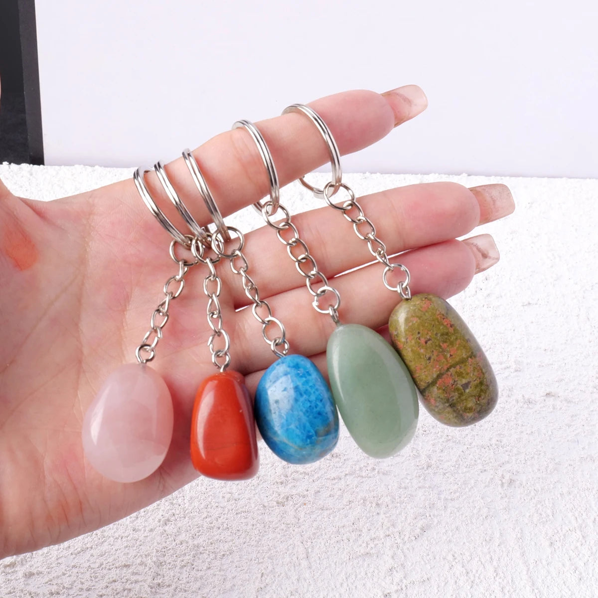 1PC Natural Gem Stone Keychains Clear Quartz Rolling Stones Amethyst Key Chain For DIY Car Key Rings Chains